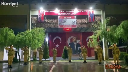 Kahraman Mehmetçiklerimiz İstiklal Marşı'nı okudu