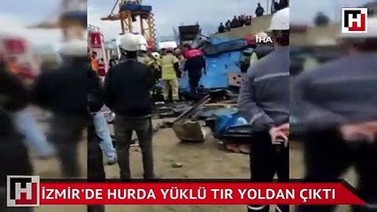İzmir'de hurda yüklü tır yoldan çıktı