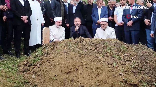 Bakan Bozdağ maden şehidinin başında Kuran-ı Kerim okudu