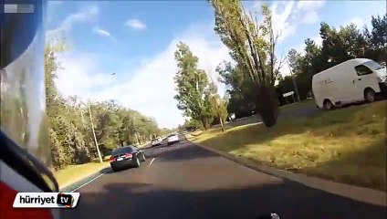 Motosiklet kazası kask kamerasına böyle yansıdı
