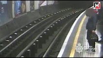 Metroda dehşet anları: İki kişiyi raylara atmaya çalıştı