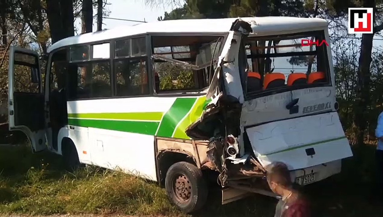 Ünye'de midibüs ile minibüs çarpıştı: 13 yaralı