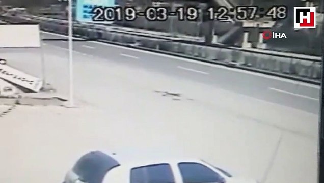 Trabzon'da feci kaza kamerada...Karnına bariyer saplandı