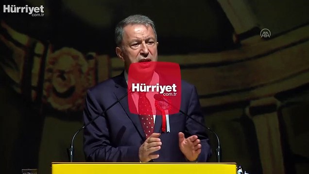 Bakan Akar ve TSK komuta kademesi kurmay subaylarla bir araya geldi