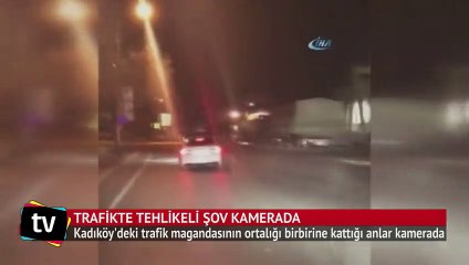 Trafikte tehlikeli şov kamerada