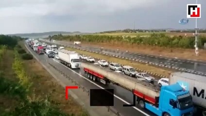 Tem otoyolunda trafiği kilitleyen kaza