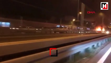 D-100'de minibüs alev alev yandı