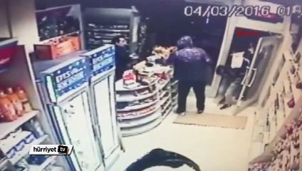 İstanbul'da kalaşnikoflu soygun kamerada