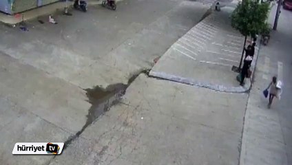 Dev traktör tekeri 81 yasındaki kadını eziyordu