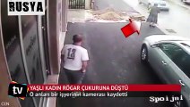 Yaşlı kadını şemsiyesi kurtardı
