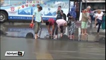 Üsküdar'da yağmur hayatı felç etti