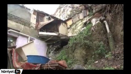 Bir tarafı uçurum olan dar sokağın sakinleri ölümle burun buruna yaşıyor