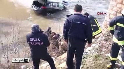 Kızılırmak’a uçan otomobilin sürücüsü güçlükle kurtarıldı