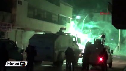 Yol kesen PKK'lılar polise ses bombası attı