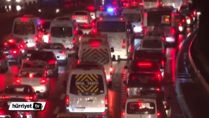 İstanbul'da trafik durma noktasına geldi