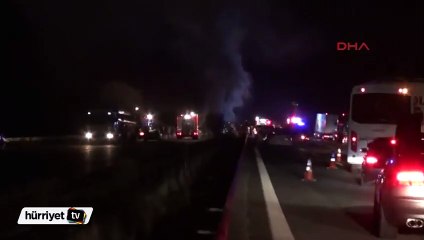 TEM'in İzmit geçişindeki zincirleme kaza trafiği kilitledi