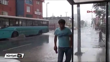 İstanbul'da sağanak yağmur etkili oldu