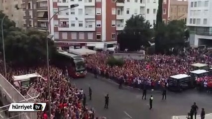 Valencia taraftarından muhteşem karşılama