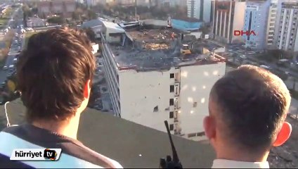 5 yıldızlı otelin 8'inci katında iş makinesi ile yıkım