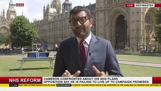 Canlı yayına gizlice girip gösteri yaptılar