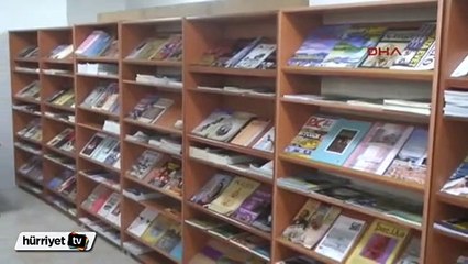 Yeni kütüphane açılışı sırasında eski kütüphaneyi yaktılar