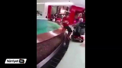 Adam eline vurunca telefonu suya düşürdü