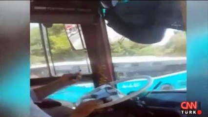 Otobüs kullanırken kitap okuyan şoför konuştu