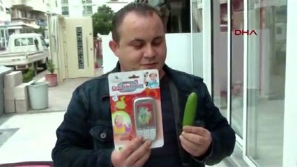 İNTERNETTEN TELEFON SİPARİŞ ETTİ, KUTUDAN OYUNCAK VE SALATALIK ÇIKTI