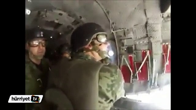 Meksika'da atlayış sırasında paraşüt uçağa takıldı