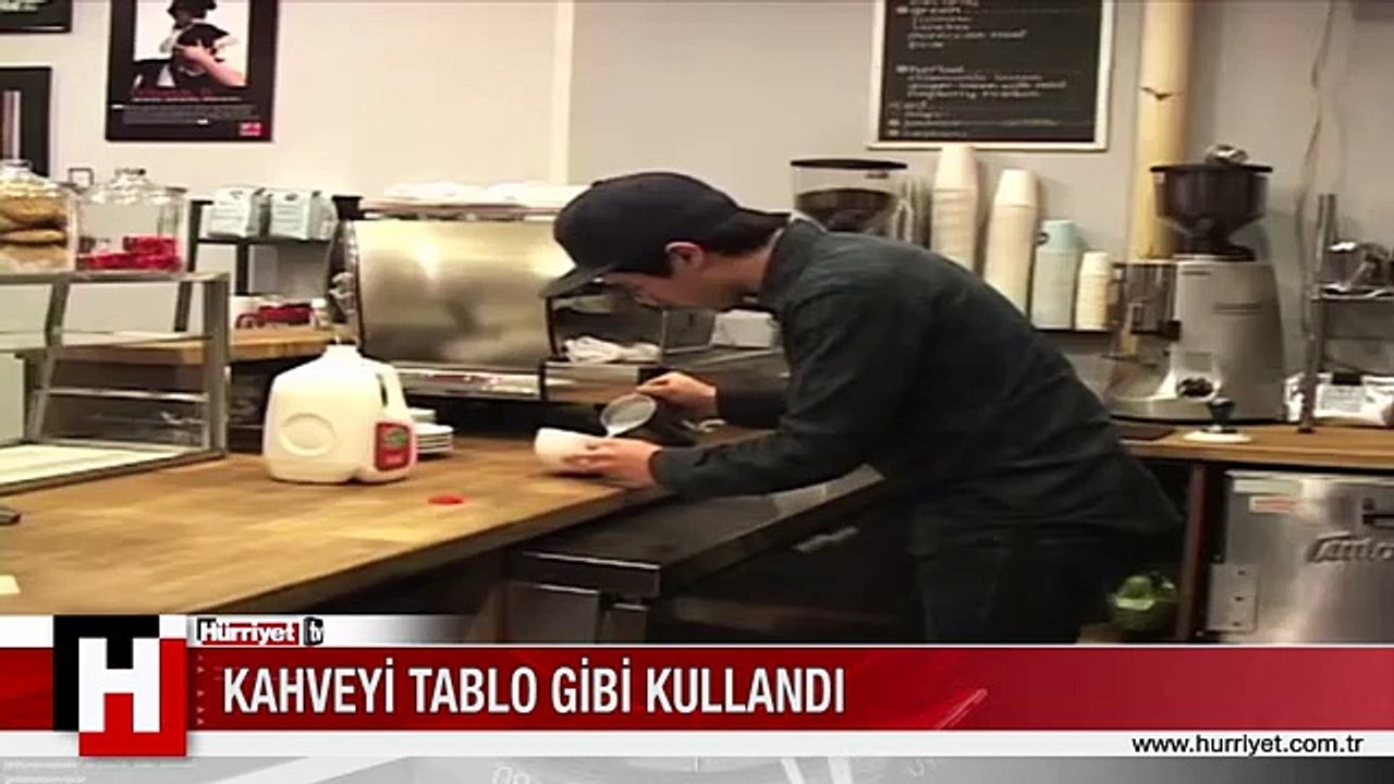 Kahveyi tablo gibi kullandı