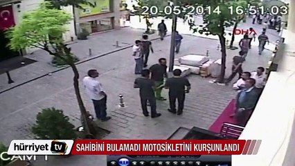 Sahibini bulamadı, motosikleti kurşunladı
