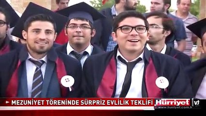 MEZUNİYET TÖRENİNDE SÜRPRİZ EVLİLİK TEKLİFİ