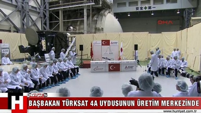 ERDOĞAN TÜRKSAT 4A UYDUSUNUN YAPILDIĞI MERKEZİ'NDE STERİL KIYAFETLER GİYDİ