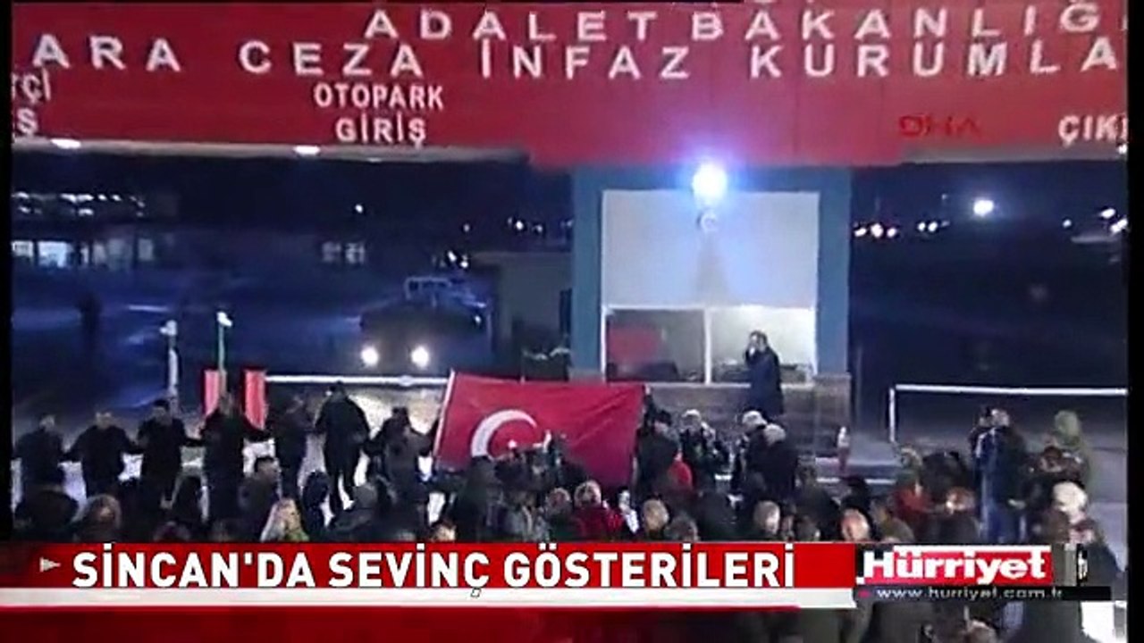 SİNCAN'DA SEVİNÇ GÖSTERİLERİ