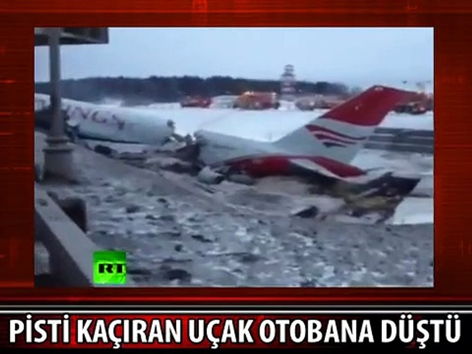 OTOBANA İNEN UÇAK ÜÇE BÖLÜNDÜ