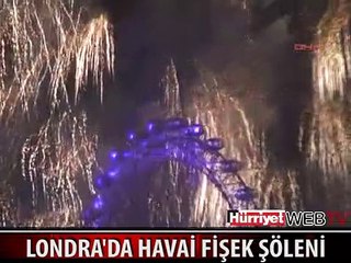 LONDRA'DA HAVAİ FİŞEK ŞÖLENİ