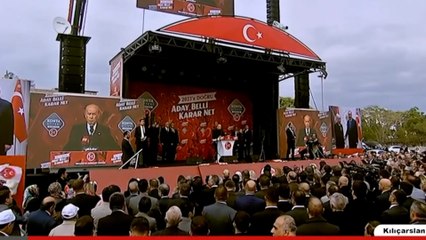 Bahçeli'nin mitinginde prompter bozuldu, konuşmasına ara verdi