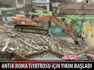 İZMİR'DEKİ ANTİK ROMA TİYATROSU ORTAYA ÇIKARILIYOR