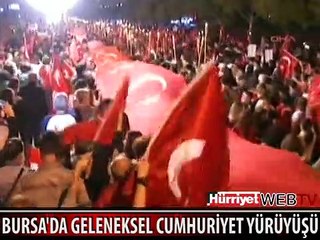 BURSA'DA GELENEKSEL CUMHURİYET YÜRÜYÜŞÜ YAPILDI