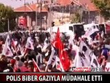 POLİSTEN TÜRK BAYRAKLI YÜRÜYÜŞCÜLERE BİBER GAZLI MÜDAHALE