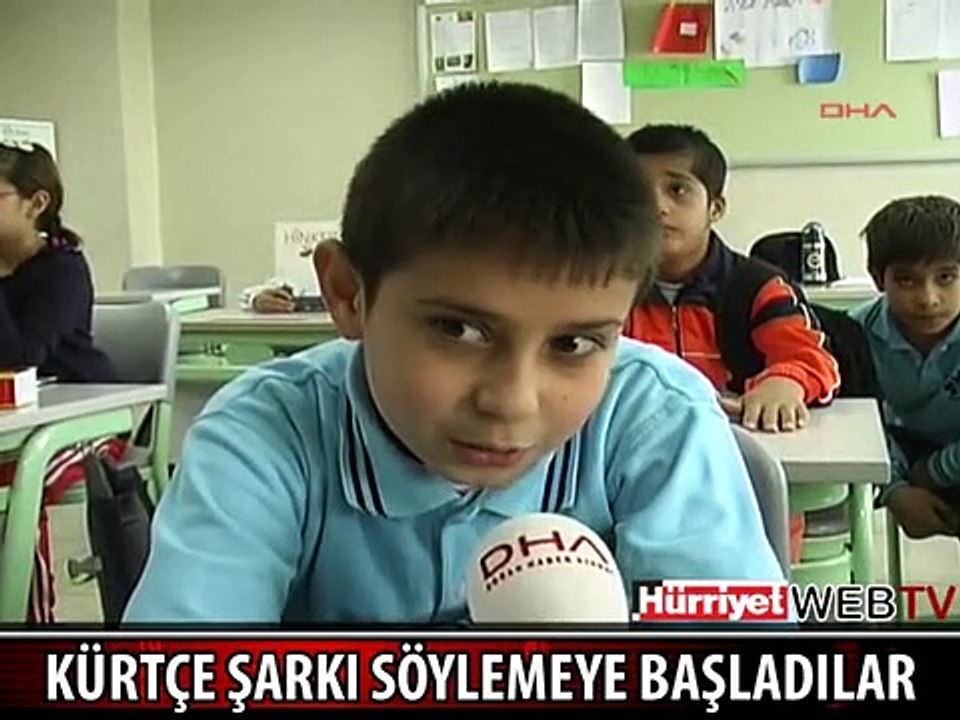 KÜRTÇE ŞARKI SÖYLEMEYE BAŞLADILAR