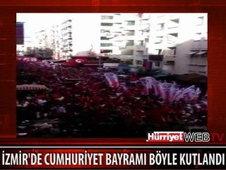 İZMİR'DE BİNLERCE KİŞİ TOPLANDI