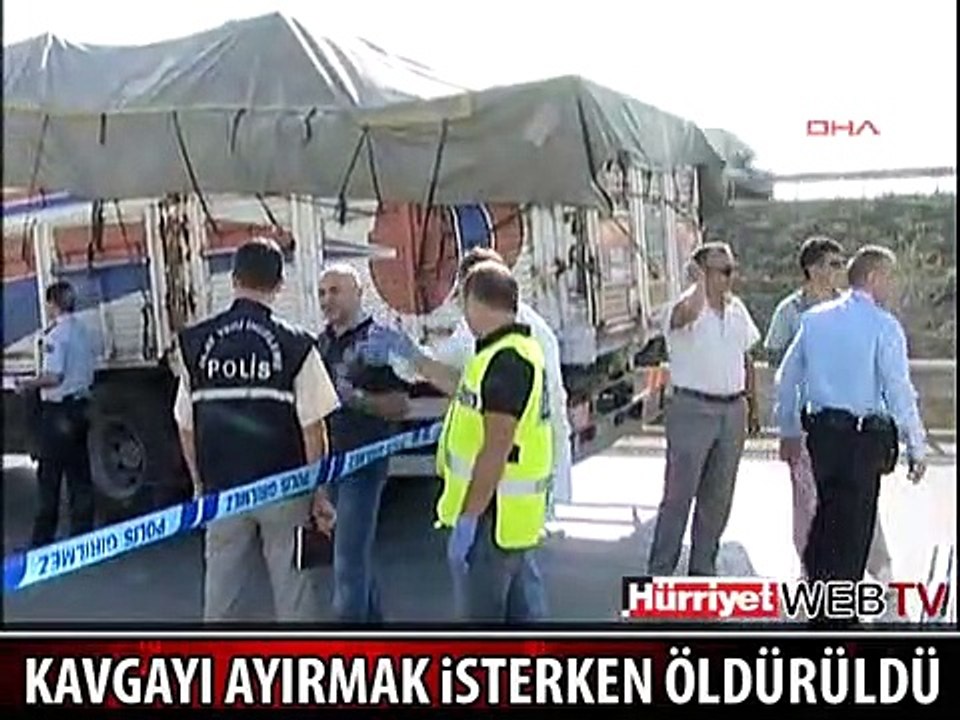 YOL KAVGASINI AYIRMAK İSTERKEN ÖLDÜRÜLDÜ