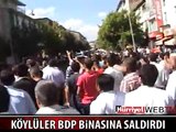 KORUCU ŞEHİT OLUNCA KÖYLÜLER BİNGÖL'E GELİP BDP'YE SALDIRDI