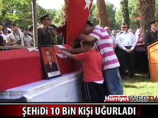 BABASINI SON KEZ ÖPTÜ