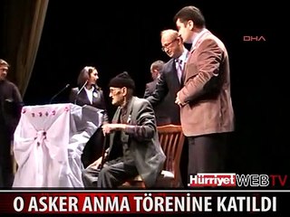 ATATÜRK'ÜN NAAŞI BAŞINDA NÖBET TUTAN ASKER, ANMA TÖRENİNDE