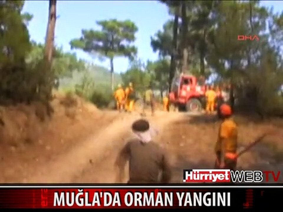 MUĞLA'DA ORMAN YANGINI BİR KÖY BOŞALTILDI