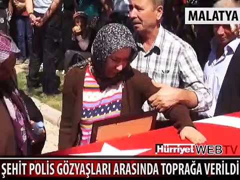 ŞEHİDİN ANNESİ VATAN SAĞOLSUN DİYEREK HAYKIRDI