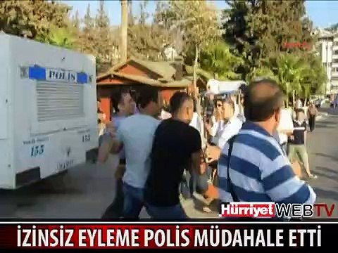 İZİNSİZ EYLEME POLİS BİBER GAZIYLA MÜDAHALE ETTİ