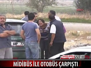 MİDİBÜS İLE OTOBÜS ÇARPIŞTI
